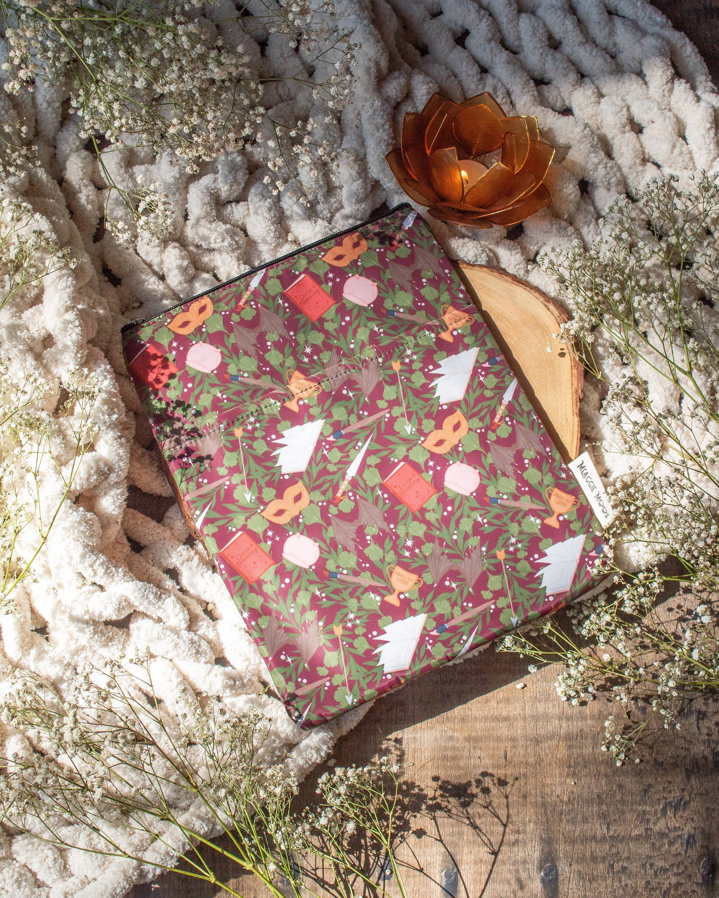 Meaggie Moos - Book / Tablet Sleeve | A Court of Thorns and Roses - The Secret Garden Bookery