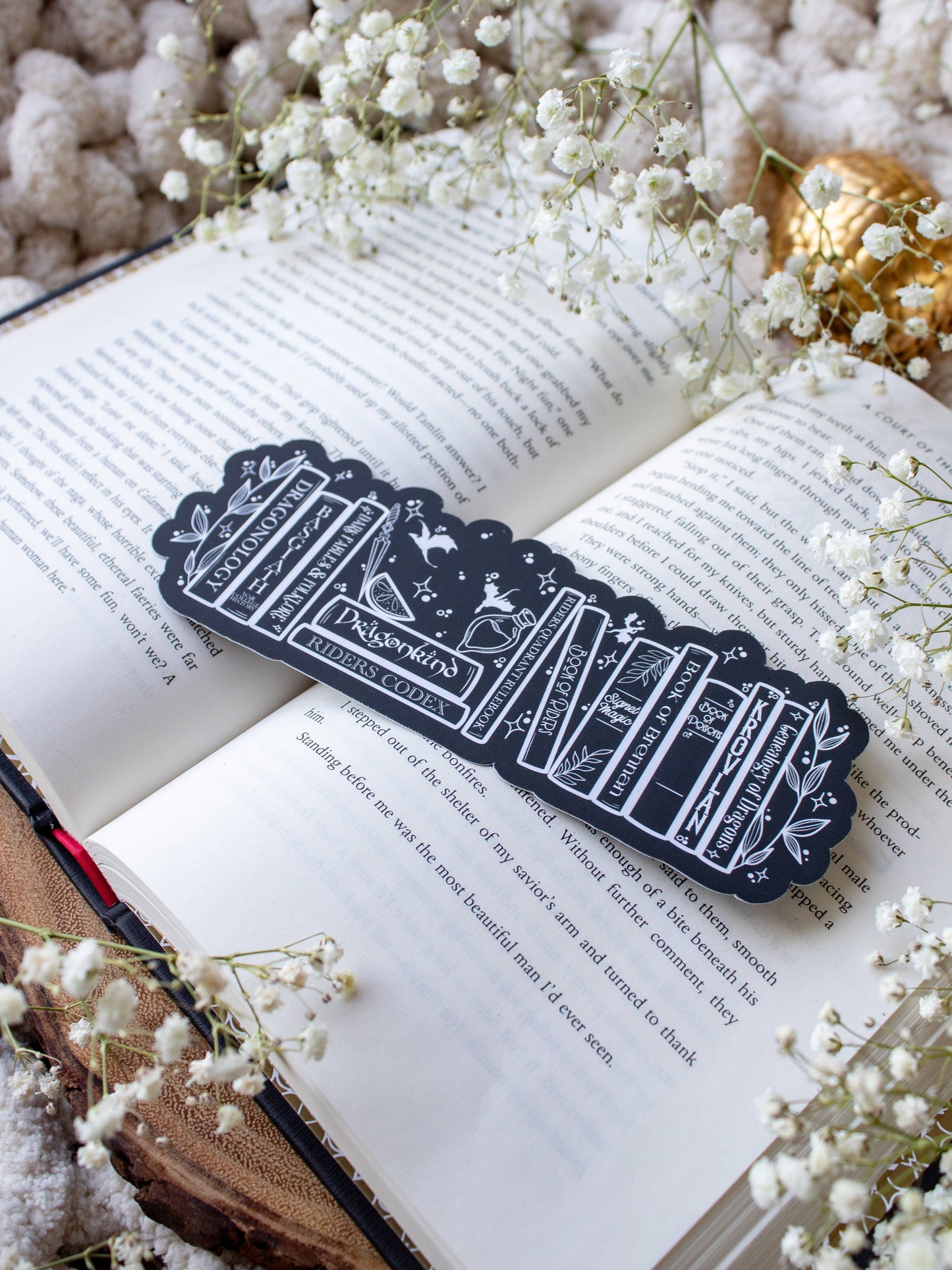 Meaggie Moos - Fourth Wing Violet's Bookshelf Bookmark - The Secret Garden Bookery