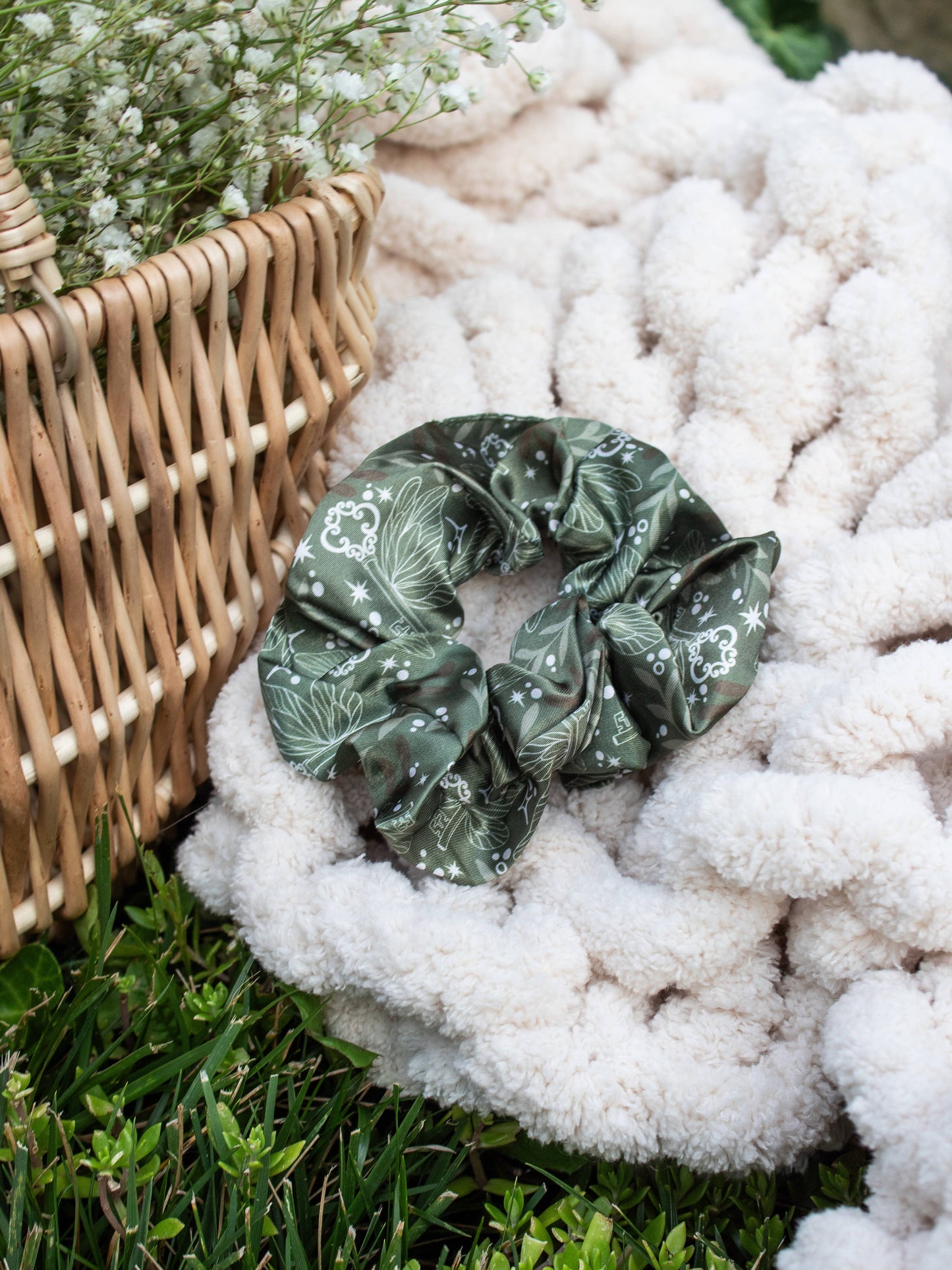 Meaggie Moos - Bookish Satin Scrunchie | Magic Keys - The Secret Garden Bookery
