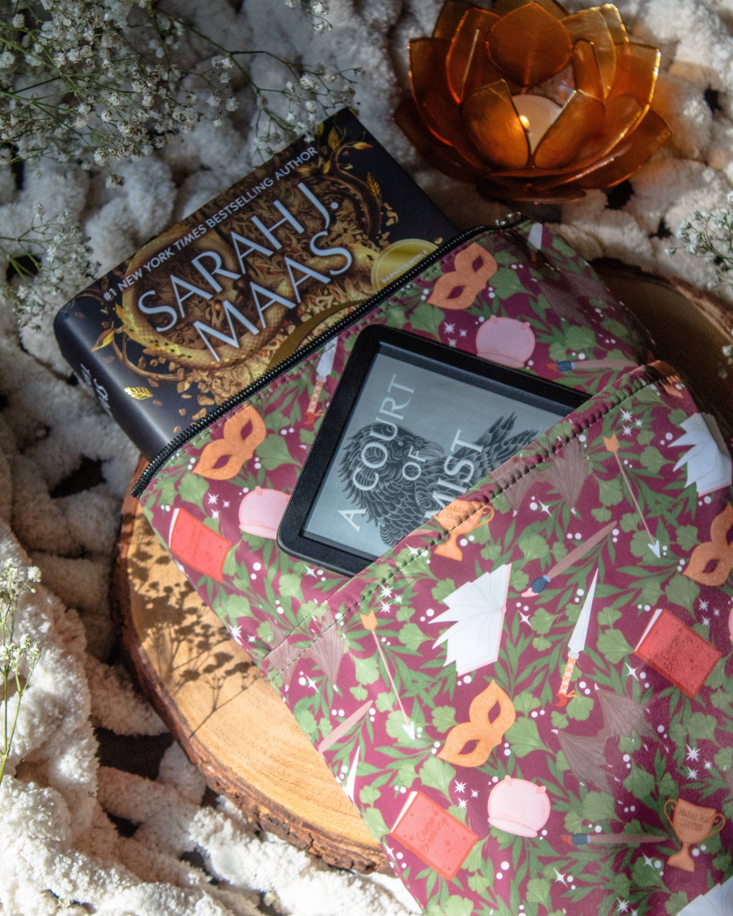 Meaggie Moos - Book / Tablet Sleeve | A Court of Thorns and Roses - The Secret Garden Bookery