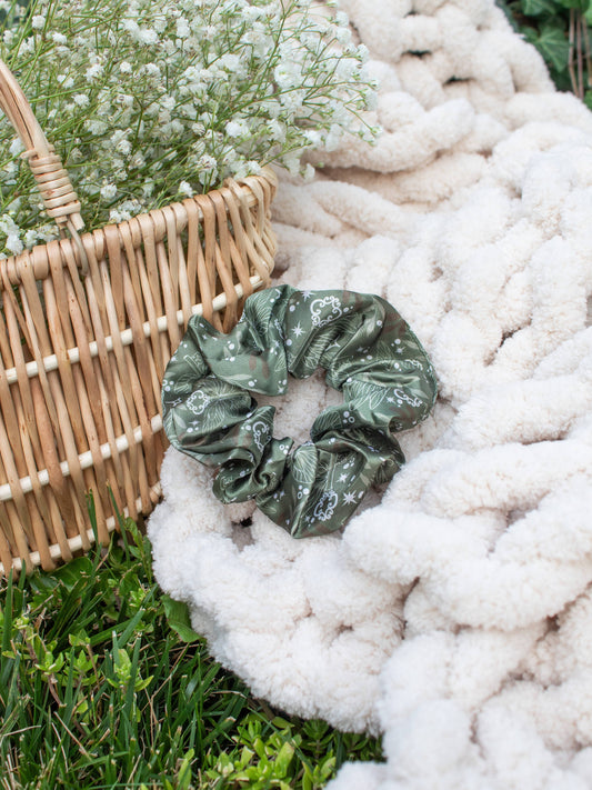 Meaggie Moos - Bookish Satin Scrunchie | Magic Keys - The Secret Garden Bookery